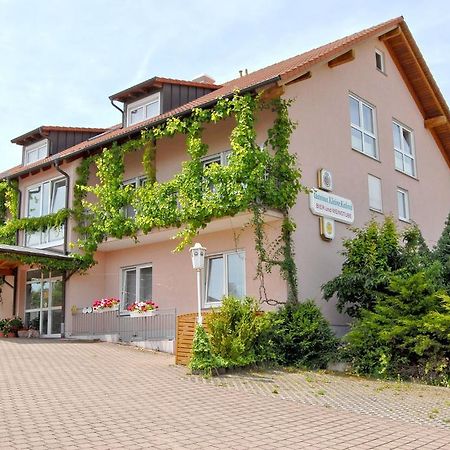 Gaestehaus Kleine Kalmit ลันเดาอินแดร์ฟัลซ์ ภายนอก รูปภาพ