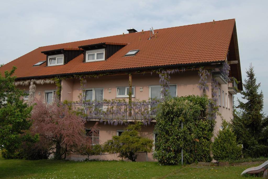 Gaestehaus Kleine Kalmit ลันเดาอินแดร์ฟัลซ์ ภายนอก รูปภาพ